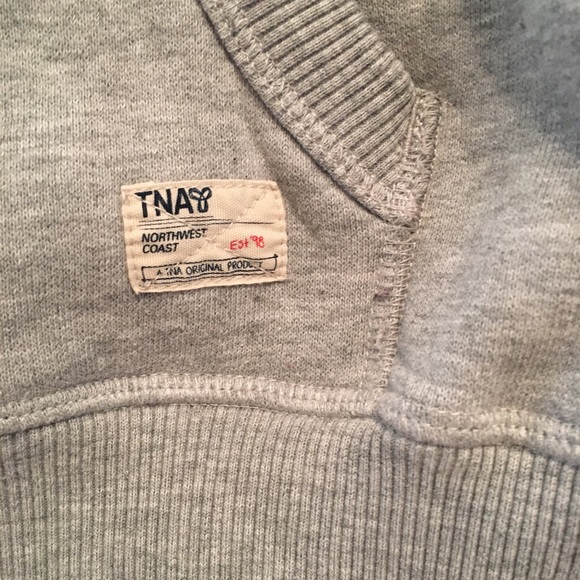 Aritzia TNA comfy hoodie - Picture 5 of 10